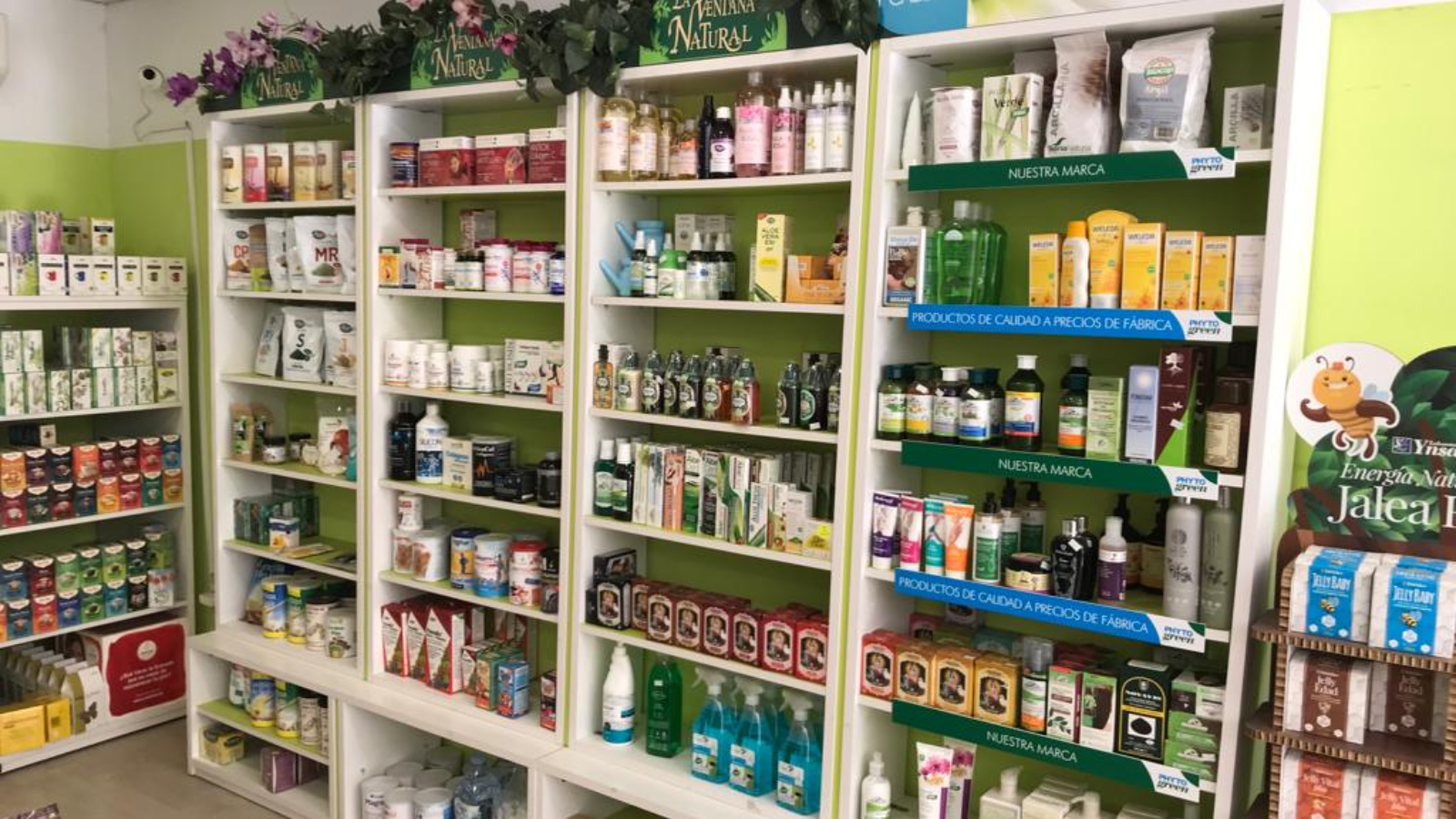 En Calle Martínez Maldonado, 10.
Te esperamos con todos estos servicios y aún más....
Dietas de Control de Peso
Flores de Bach
Tratamientos Kinesiología