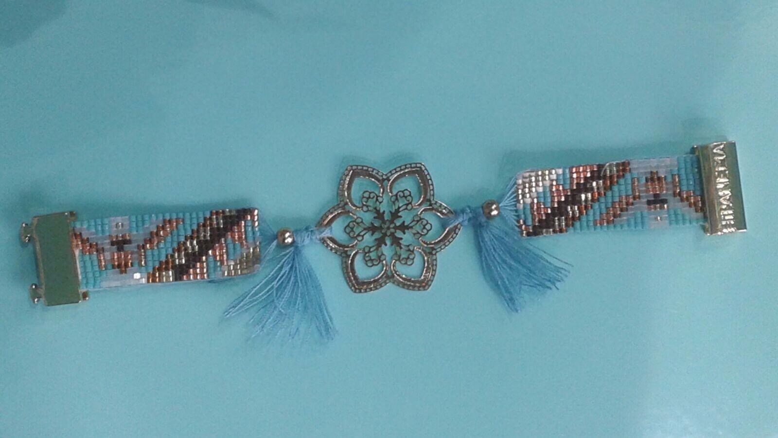 Diseñados por Parisinas.
Pulseras originales, artesanales y ediciones limitadas de inspiración brasileña.