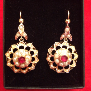 PENDIENTES DE ORO, PERLAS Y RUBÍ