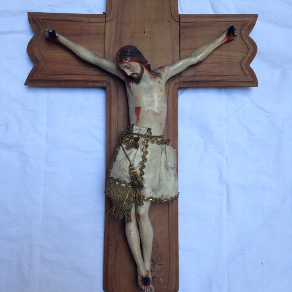 CRUCIFIJO DE MADERA TALLADA DEL SIGLO XIX